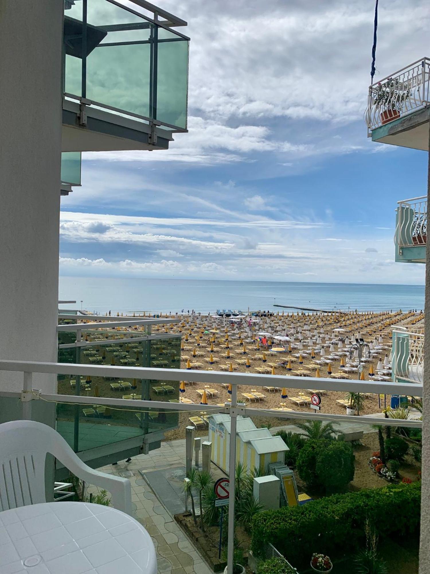 Hotel Nizza Frontemare Superior 3 Stelle Lido di Jesolo Exteriör bild